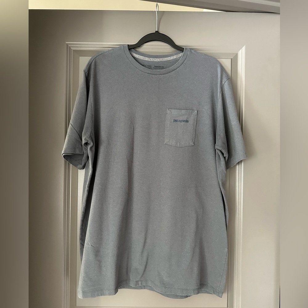 Patagonia Men’s Pocket Logo Responsibili-tee, Gray, Size Large